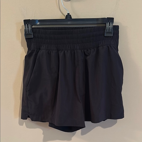 Athleta Weekender High Rise 3" Run Short - Picture 2 of 8